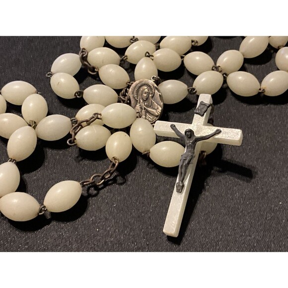 Unbranded Jewelry - Vintage 60in Glow in Dark Beads Rosary